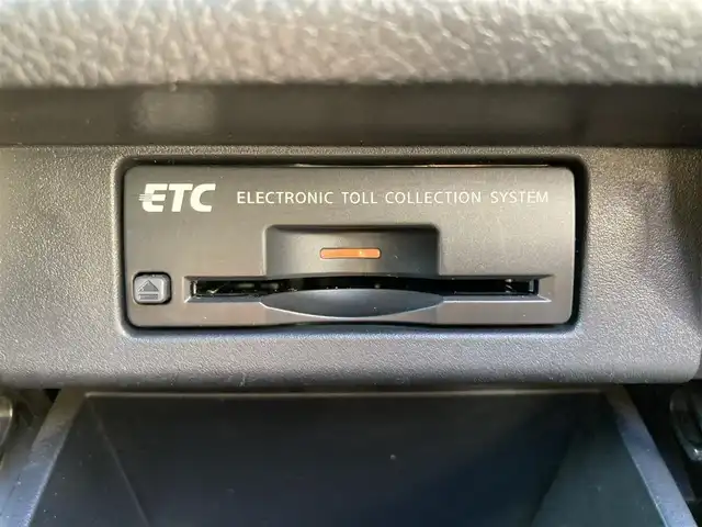 日産 エルグランド 250ハイウェイスターS 静岡県 2017(平29)年 11.6万km メタルグレー (株)IDOMが運営する【じしゃロン焼津店】の自社ローン専用車両になります。こちらは現金またはオートローンご利用時の価格です。自社ローンご希望の方は別途その旨お申付け下さい　/純正ＨＤＤナビ/（フルセグＴＶ/Ｂｌｕｅｔｏｏｔｈ接続/ＣＤ/ＤＶＤ）/フリップダウンモニター/片側パワースライドドア/３６０°カメラ/ＥＴＣ/ビルシュタイン車高調/ＲＡＹＳ製２０インチＡＷ/プッシュスタート＆スマートキー