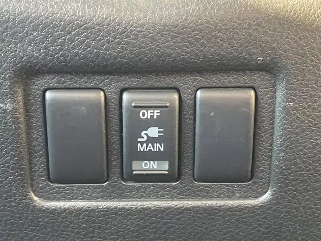 日産 エルグランド 250ハイウェイスターS 静岡県 2017(平29)年 11.6万km メタルグレー (株)IDOMが運営する【じしゃロン焼津店】の自社ローン専用車両になります。こちらは現金またはオートローンご利用時の価格です。自社ローンご希望の方は別途その旨お申付け下さい　/純正ＨＤＤナビ/（フルセグＴＶ/Ｂｌｕｅｔｏｏｔｈ接続/ＣＤ/ＤＶＤ）/フリップダウンモニター/片側パワースライドドア/３６０°カメラ/ＥＴＣ/ビルシュタイン車高調/ＲＡＹＳ製２０インチＡＷ/プッシュスタート＆スマートキー