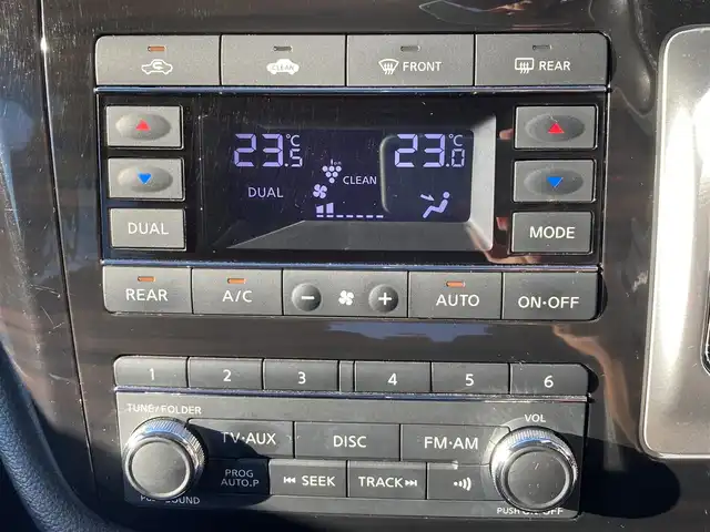 日産 エルグランド 250ハイウェイスターS 静岡県 2017(平29)年 11.6万km メタルグレー (株)IDOMが運営する【じしゃロン焼津店】の自社ローン専用車両になります。こちらは現金またはオートローンご利用時の価格です。自社ローンご希望の方は別途その旨お申付け下さい　/純正ＨＤＤナビ/（フルセグＴＶ/Ｂｌｕｅｔｏｏｔｈ接続/ＣＤ/ＤＶＤ）/フリップダウンモニター/片側パワースライドドア/３６０°カメラ/ＥＴＣ/ビルシュタイン車高調/ＲＡＹＳ製２０インチＡＷ/プッシュスタート＆スマートキー