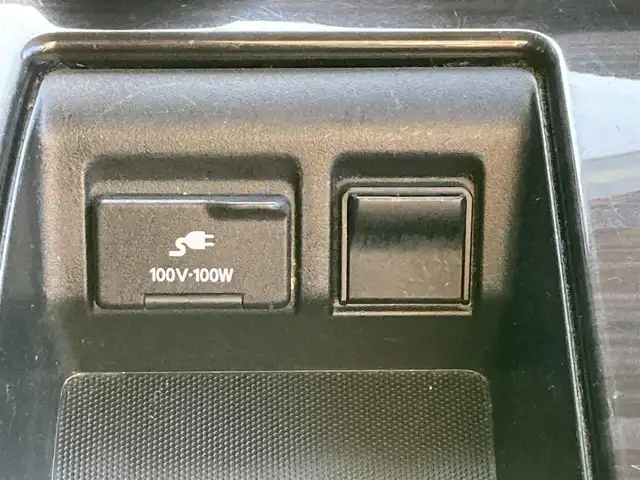 日産 エルグランド 250ハイウェイスターS 静岡県 2017(平29)年 11.6万km メタルグレー (株)IDOMが運営する【じしゃロン焼津店】の自社ローン専用車両になります。こちらは現金またはオートローンご利用時の価格です。自社ローンご希望の方は別途その旨お申付け下さい　/純正ＨＤＤナビ/（フルセグＴＶ/Ｂｌｕｅｔｏｏｔｈ接続/ＣＤ/ＤＶＤ）/フリップダウンモニター/片側パワースライドドア/３６０°カメラ/ＥＴＣ/ビルシュタイン車高調/ＲＡＹＳ製２０インチＡＷ/プッシュスタート＆スマートキー