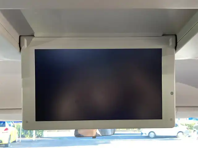 日産 エルグランド 250ハイウェイスターS 静岡県 2017(平29)年 11.6万km メタルグレー (株)IDOMが運営する【じしゃロン焼津店】の自社ローン専用車両になります。こちらは現金またはオートローンご利用時の価格です。自社ローンご希望の方は別途その旨お申付け下さい　/純正ＨＤＤナビ/（フルセグＴＶ/Ｂｌｕｅｔｏｏｔｈ接続/ＣＤ/ＤＶＤ）/フリップダウンモニター/片側パワースライドドア/３６０°カメラ/ＥＴＣ/ビルシュタイン車高調/ＲＡＹＳ製２０インチＡＷ/プッシュスタート＆スマートキー