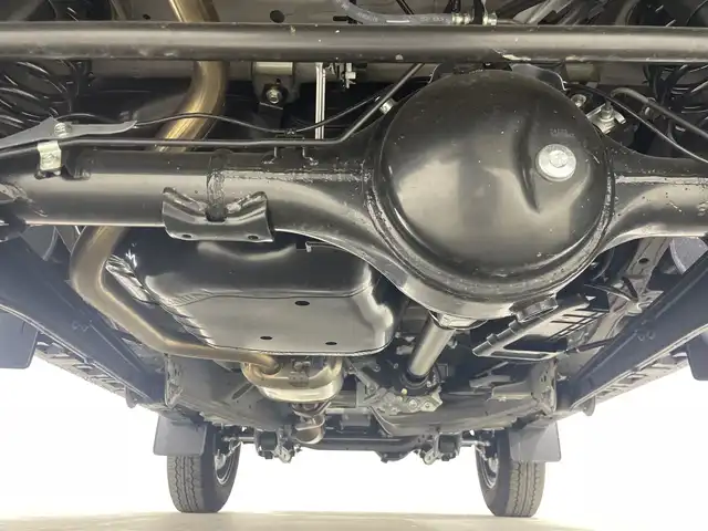 スズキ ジムニー シエラ JC 神奈川県 2025(令7)年 0.2万km ブルーイッシュブラックパール3 4WD/純正8インチナビ/バックカメラ/クルーズコントロール/前席シートヒーター/ETC/スマートキー/プッシュスタート/社外フロアマット/本革ステアリング/LEDライト/フォグランプ/オートライト/電動格納ミラー/前後コーナーセンサー/デュアルセンサーブレーキサポートII/発進お知らせ機能/車線逸脱警報/横滑り防止装置/アイドリングストップ