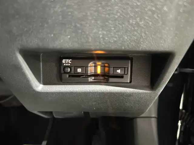 スズキ ジムニー シエラ JC 神奈川県 2025(令7)年 0.2万km ブルーイッシュブラックパール3 4WD/純正8インチナビ/バックカメラ/クルーズコントロール/前席シートヒーター/ETC/スマートキー/プッシュスタート/社外フロアマット/本革ステアリング/LEDライト/フォグランプ/オートライト/電動格納ミラー/前後コーナーセンサー/デュアルセンサーブレーキサポートII/発進お知らせ機能/車線逸脱警報/横滑り防止装置/アイドリングストップ