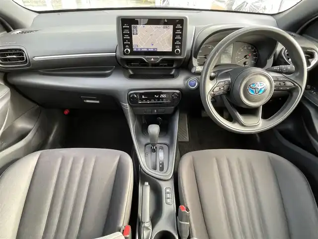 トヨタ ヤリス ハイブリッド X 道央・札幌 2020(令2)年 8.1万km ダークブルーマイカM ・４WD/・ワンオーナー/・衝突軽減ブレーキ/・寒冷地仕様/・純正ディスプレイオーディオ/　BT＆USB＆AM＆FM/・バックカメラ/・コーナーセンサー/・純正エンジンスターター/・オートエアコン/・オートライト/・ミラーヒーター/・オートリトラミラー/・レーダークルーズコントロール/・ワイパー熱線/・ビルトインETC/・鉄ホイール＆冬タイヤ積込/・プッシュスタート/・スマートキー/・純正フロアマット/・ドアバイザー/・ウィンカーミラー/・フォグライト