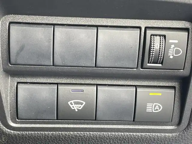 トヨタ ヤリス ハイブリッド X 道央・札幌 2020(令2)年 8.1万km ダークブルーマイカM ・４WD/・ワンオーナー/・衝突軽減ブレーキ/・寒冷地仕様/・純正ディスプレイオーディオ/　BT＆USB＆AM＆FM/・バックカメラ/・コーナーセンサー/・純正エンジンスターター/・オートエアコン/・オートライト/・ミラーヒーター/・オートリトラミラー/・レーダークルーズコントロール/・ワイパー熱線/・ビルトインETC/・鉄ホイール＆冬タイヤ積込/・プッシュスタート/・スマートキー/・純正フロアマット/・ドアバイザー/・ウィンカーミラー/・フォグライト