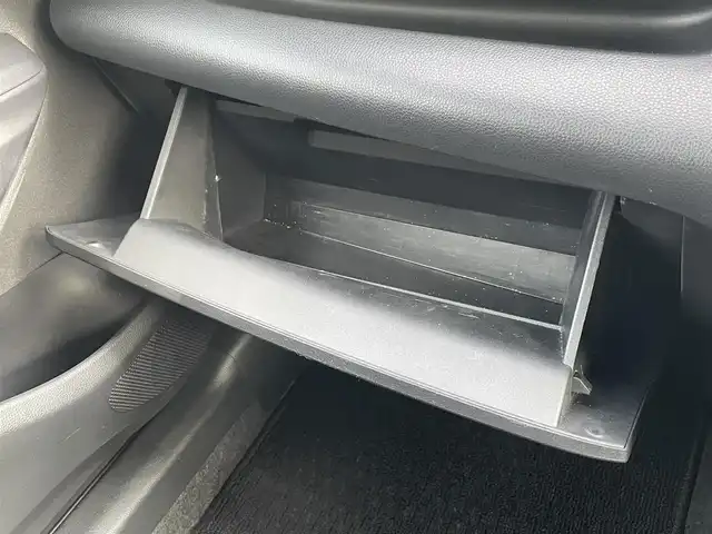 トヨタ ヤリス ハイブリッド X 道央・札幌 2020(令2)年 8.1万km ダークブルーマイカM ・４WD/・ワンオーナー/・衝突軽減ブレーキ/・寒冷地仕様/・純正ディスプレイオーディオ/　BT＆USB＆AM＆FM/・バックカメラ/・コーナーセンサー/・純正エンジンスターター/・オートエアコン/・オートライト/・ミラーヒーター/・オートリトラミラー/・レーダークルーズコントロール/・ワイパー熱線/・ビルトインETC/・鉄ホイール＆冬タイヤ積込/・プッシュスタート/・スマートキー/・純正フロアマット/・ドアバイザー/・ウィンカーミラー/・フォグライト