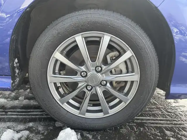 トヨタ ヤリス ハイブリッド X 道央・札幌 2020(令2)年 8.1万km ダークブルーマイカM ・４WD/・ワンオーナー/・衝突軽減ブレーキ/・寒冷地仕様/・純正ディスプレイオーディオ/　BT＆USB＆AM＆FM/・バックカメラ/・コーナーセンサー/・純正エンジンスターター/・オートエアコン/・オートライト/・ミラーヒーター/・オートリトラミラー/・レーダークルーズコントロール/・ワイパー熱線/・ビルトインETC/・鉄ホイール＆冬タイヤ積込/・プッシュスタート/・スマートキー/・純正フロアマット/・ドアバイザー/・ウィンカーミラー/・フォグライト