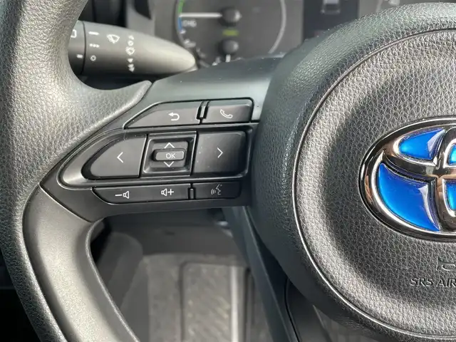 トヨタ ヤリス ハイブリッド X 道央・札幌 2020(令2)年 8.1万km ダークブルーマイカM ・４WD/・ワンオーナー/・衝突軽減ブレーキ/・寒冷地仕様/・純正ディスプレイオーディオ/　BT＆USB＆AM＆FM/・バックカメラ/・コーナーセンサー/・純正エンジンスターター/・オートエアコン/・オートライト/・ミラーヒーター/・オートリトラミラー/・レーダークルーズコントロール/・ワイパー熱線/・ビルトインETC/・鉄ホイール＆冬タイヤ積込/・プッシュスタート/・スマートキー/・純正フロアマット/・ドアバイザー/・ウィンカーミラー/・フォグライト