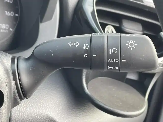 トヨタ ヤリス ハイブリッド X 道央・札幌 2020(令2)年 8.1万km ダークブルーマイカM ・４WD/・ワンオーナー/・衝突軽減ブレーキ/・寒冷地仕様/・純正ディスプレイオーディオ/　BT＆USB＆AM＆FM/・バックカメラ/・コーナーセンサー/・純正エンジンスターター/・オートエアコン/・オートライト/・ミラーヒーター/・オートリトラミラー/・レーダークルーズコントロール/・ワイパー熱線/・ビルトインETC/・鉄ホイール＆冬タイヤ積込/・プッシュスタート/・スマートキー/・純正フロアマット/・ドアバイザー/・ウィンカーミラー/・フォグライト