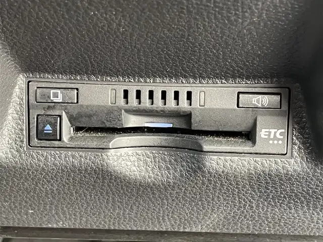 トヨタ ヤリス ハイブリッド X 道央・札幌 2020(令2)年 8.1万km ダークブルーマイカM ・４WD/・ワンオーナー/・衝突軽減ブレーキ/・寒冷地仕様/・純正ディスプレイオーディオ/　BT＆USB＆AM＆FM/・バックカメラ/・コーナーセンサー/・純正エンジンスターター/・オートエアコン/・オートライト/・ミラーヒーター/・オートリトラミラー/・レーダークルーズコントロール/・ワイパー熱線/・ビルトインETC/・鉄ホイール＆冬タイヤ積込/・プッシュスタート/・スマートキー/・純正フロアマット/・ドアバイザー/・ウィンカーミラー/・フォグライト