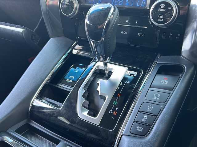 トヨタ ヴェルファイア Z Gエディション 山形県 2019(令1)年 8.3万km ホワイトパールクリスタルシャイン 4WD/車高調/社外フルエアロ/寒冷地仕様/プリクラッシュセーフティ/クルーズコントロール/レーンキープアシスト/横滑り防止装置/オートマチックハイビーム/前後コーナーセンサー/前方ドライブレコーダー/室内ドライブレコーダー/ALPINE11インチナビ/（Bluetooth/フルセグ/AM/FM/DVD)/ALPINEフリップダウンモニター/キャプテンシート/両側パワースライドドア/電動リアゲート/nanoe/アイドリングストップ/ETC/ステリングスイッチ/ステアリングヒーター/レザーシート/前席・2列目パワーシート/前席シートヒーター・エアシート/D席メモリー付きシート/スマートキー×２/電動格納ミラー/ドアバイザー/純正アルミホイール