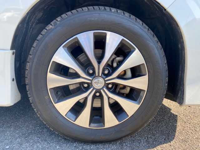 日産 セレナ ハイウェイスター 兵庫県 2017(平29)年 8.9万km ブリリアントホワイトパール 純正ナビ（AM/FM/BT/DVD/AUX)/・フルセグTV/アラウンドビューモニター/パーキングアシスト/衝突軽減システム/横滑り防止/アイドリングストップ/追従付きクルーズコントロール/セーフティーシールド/ステアリングスイッチ/両側パワースライドドア/純正マット/フリップダウンモニター/ウォークスルー/ビルトインETC/ドライブレコーダー/デジタルインナー/プロパイロット