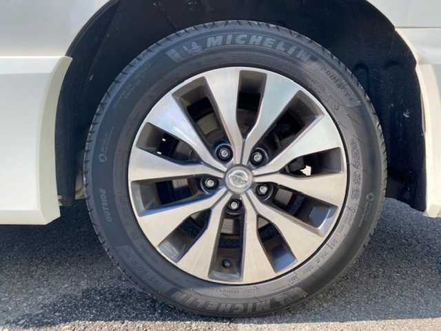 日産 セレナ ハイウェイスター 兵庫県 2017(平29)年 8.9万km ブリリアントホワイトパール 純正ナビ（AM/FM/BT/DVD/AUX)/・フルセグTV/アラウンドビューモニター/パーキングアシスト/衝突軽減システム/横滑り防止/アイドリングストップ/追従付きクルーズコントロール/セーフティーシールド/ステアリングスイッチ/両側パワースライドドア/純正マット/フリップダウンモニター/ウォークスルー/ビルトインETC/ドライブレコーダー/デジタルインナー/プロパイロット