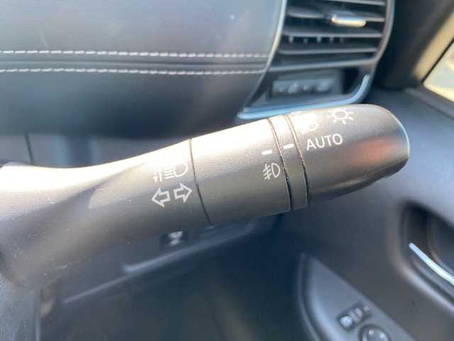 日産 セレナ ハイウェイスター 兵庫県 2017(平29)年 8.9万km ブリリアントホワイトパール 純正ナビ（AM/FM/BT/DVD/AUX)/・フルセグTV/アラウンドビューモニター/パーキングアシスト/衝突軽減システム/横滑り防止/アイドリングストップ/追従付きクルーズコントロール/セーフティーシールド/ステアリングスイッチ/両側パワースライドドア/純正マット/フリップダウンモニター/ウォークスルー/ビルトインETC/ドライブレコーダー/デジタルインナー/プロパイロット