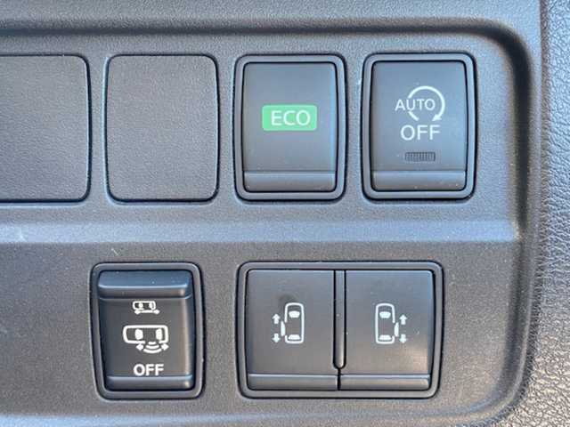 日産 セレナ ハイウェイスター 兵庫県 2017(平29)年 8.9万km ブリリアントホワイトパール 純正ナビ（AM/FM/BT/DVD/AUX)/・フルセグTV/アラウンドビューモニター/パーキングアシスト/衝突軽減システム/横滑り防止/アイドリングストップ/追従付きクルーズコントロール/セーフティーシールド/ステアリングスイッチ/両側パワースライドドア/純正マット/フリップダウンモニター/ウォークスルー/ビルトインETC/ドライブレコーダー/デジタルインナー/プロパイロット