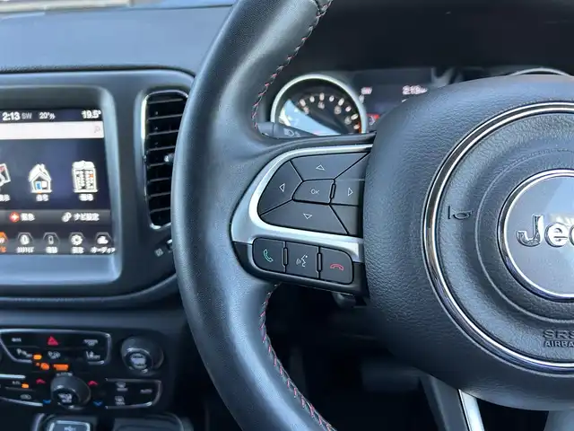 クライスラー・ジープ ジープ コンパス トレイルホーク 宮崎県 2020(令2)年 5.7万km グレー 純正メモリーナビ/・Bluetooth/・AM/FM/・AUX/・USB/・フルセグテレビ/キセノンヘッドランプ/・アダプティブクルーズコントロール/・前後コーナーセンサー/・ブラインドスポットモニター/・オートライト/・オートマチックハイビーム/・ダウンヒルアシストコントロール/・パーキングアシスト/・レーンキープアシスト/ブラックハーフレザーシート/ETC/純正フロアマット/純正17インチアルミホイール/プッシュスタート/スマートキー