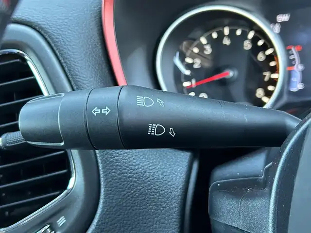 クライスラー・ジープ ジープ コンパス トレイルホーク 宮崎県 2020(令2)年 5.7万km グレー 純正メモリーナビ/・Bluetooth/・AM/FM/・AUX/・USB/・フルセグテレビ/キセノンヘッドランプ/・アダプティブクルーズコントロール/・前後コーナーセンサー/・ブラインドスポットモニター/・オートライト/・オートマチックハイビーム/・ダウンヒルアシストコントロール/・パーキングアシスト/・レーンキープアシスト/ブラックハーフレザーシート/ETC/純正フロアマット/純正17インチアルミホイール/プッシュスタート/スマートキー