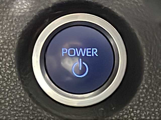 トヨタ カローラ スポーツ ハイブリッドG 沖縄県 2018(平30)年 3.8万km ホワイトパールクリスタルシャイン 禁煙車/県外仕入/純正8インチナビ/【フルセグTV/Bluetooth/CD/DVD】/トヨタセーフティセンス/・プリクラッシュセーフティ/・レーントレーシングアシスト/・オートマチッククルーズコントロール/・オートマチックハイビーム/ビルトインETC2.0/ドライブレコーダー/電動パーキングブレーキ/スマートキー/プッシュスタート