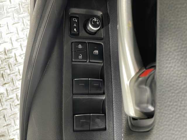 トヨタ カローラ スポーツ ハイブリッドG 沖縄県 2018(平30)年 3.8万km ホワイトパールクリスタルシャイン 禁煙車/県外仕入/純正8インチナビ/【フルセグTV/Bluetooth/CD/DVD】/トヨタセーフティセンス/・プリクラッシュセーフティ/・レーントレーシングアシスト/・オートマチッククルーズコントロール/・オートマチックハイビーム/ビルトインETC2.0/ドライブレコーダー/電動パーキングブレーキ/スマートキー/プッシュスタート