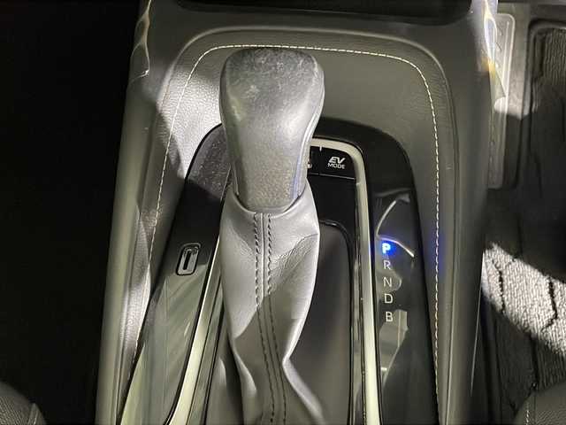 トヨタ カローラ スポーツ ハイブリッドG 沖縄県 2018(平30)年 3.8万km ホワイトパールクリスタルシャイン 禁煙車/県外仕入/純正8インチナビ/【フルセグTV/Bluetooth/CD/DVD】/トヨタセーフティセンス/・プリクラッシュセーフティ/・レーントレーシングアシスト/・オートマチッククルーズコントロール/・オートマチックハイビーム/ビルトインETC2.0/ドライブレコーダー/電動パーキングブレーキ/スマートキー/プッシュスタート