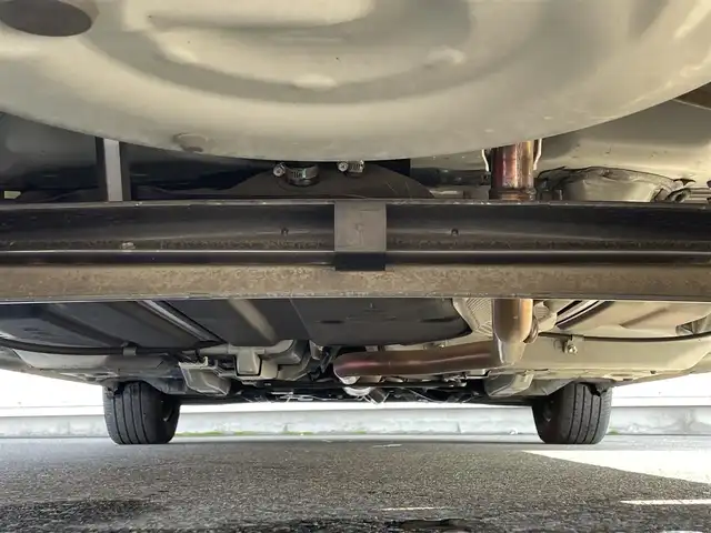 トヨタ シエンタ G クエロ 滋賀県 2019(令1)年 2.4万km ホワイトパールクリスタルシャイン 純正SDナビ/(CD フルセグTV Bluetooth)/バックカメラ/衝突軽減ブレーキ/車線逸脱警報/ドライブレコーダー/ETC/両側パワースライドドア/革巻きステアリング/ステアリングリモコン/プッシュスタート/スマートキー/純正フロアマット/電動格納ミラー/ウインカーミラー