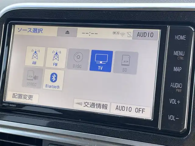 トヨタ シエンタ G クエロ 滋賀県 2019(令1)年 2.4万km ホワイトパールクリスタルシャイン 純正SDナビ/(CD フルセグTV Bluetooth)/バックカメラ/衝突軽減ブレーキ/車線逸脱警報/ドライブレコーダー/ETC/両側パワースライドドア/革巻きステアリング/ステアリングリモコン/プッシュスタート/スマートキー/純正フロアマット/電動格納ミラー/ウインカーミラー