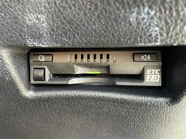 トヨタ シエンタ G クエロ 滋賀県 2019(令1)年 2.4万km ホワイトパールクリスタルシャイン 純正SDナビ/(CD フルセグTV Bluetooth)/バックカメラ/衝突軽減ブレーキ/車線逸脱警報/ドライブレコーダー/ETC/両側パワースライドドア/革巻きステアリング/ステアリングリモコン/プッシュスタート/スマートキー/純正フロアマット/電動格納ミラー/ウインカーミラー