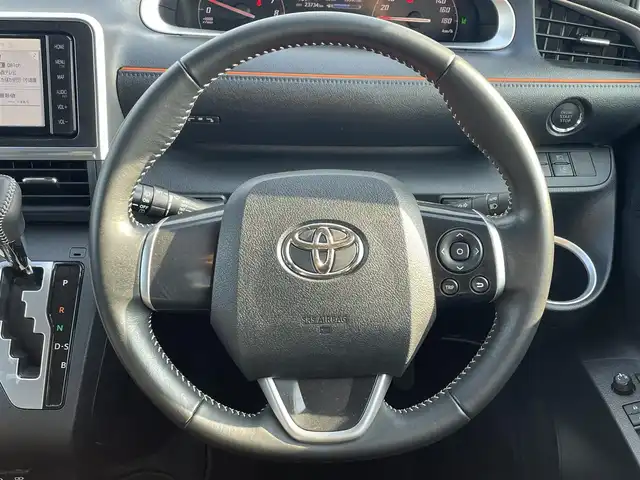 トヨタ シエンタ G クエロ 滋賀県 2019(令1)年 2.4万km ホワイトパールクリスタルシャイン 純正SDナビ/(CD フルセグTV Bluetooth)/バックカメラ/衝突軽減ブレーキ/車線逸脱警報/ドライブレコーダー/ETC/両側パワースライドドア/革巻きステアリング/ステアリングリモコン/プッシュスタート/スマートキー/純正フロアマット/電動格納ミラー/ウインカーミラー