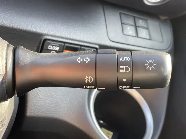 トヨタ シエンタ G クエロ 滋賀県 2019(令1)年 2.4万km ホワイトパールクリスタルシャイン 純正SDナビ/(CD フルセグTV Bluetooth)/バックカメラ/衝突軽減ブレーキ/車線逸脱警報/ドライブレコーダー/ETC/両側パワースライドドア/革巻きステアリング/ステアリングリモコン/プッシュスタート/スマートキー/純正フロアマット/電動格納ミラー/ウインカーミラー