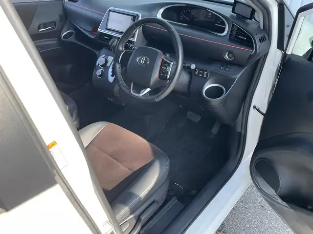 トヨタ シエンタ G クエロ 滋賀県 2019(令1)年 2.4万km ホワイトパールクリスタルシャイン 純正SDナビ/(CD フルセグTV Bluetooth)/バックカメラ/衝突軽減ブレーキ/車線逸脱警報/ドライブレコーダー/ETC/両側パワースライドドア/革巻きステアリング/ステアリングリモコン/プッシュスタート/スマートキー/純正フロアマット/電動格納ミラー/ウインカーミラー