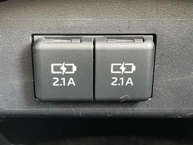 トヨタ シエンタ G クエロ 滋賀県 2019(令1)年 2.4万km ホワイトパールクリスタルシャイン 純正SDナビ/(CD フルセグTV Bluetooth)/バックカメラ/衝突軽減ブレーキ/車線逸脱警報/ドライブレコーダー/ETC/両側パワースライドドア/革巻きステアリング/ステアリングリモコン/プッシュスタート/スマートキー/純正フロアマット/電動格納ミラー/ウインカーミラー