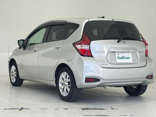 日産 ノート e－パワー メダリスト 沖縄県 2020(令2)年 2.3万km ブリリアントシルバー 社外ナビ(CN-B301B)　/Bluetooth/アラウンドビューモニター　/デジタルインナーミラー　/クルーズコントロール　/ハーフレザーシート/プッシュスタート　/スマートキー/スペアキー　/コーナーセンサー　/ＬＥＤヘッドライト　/オートライト/純正15インチアルミホイール/純正フロアマット/保証書/取扱説明書