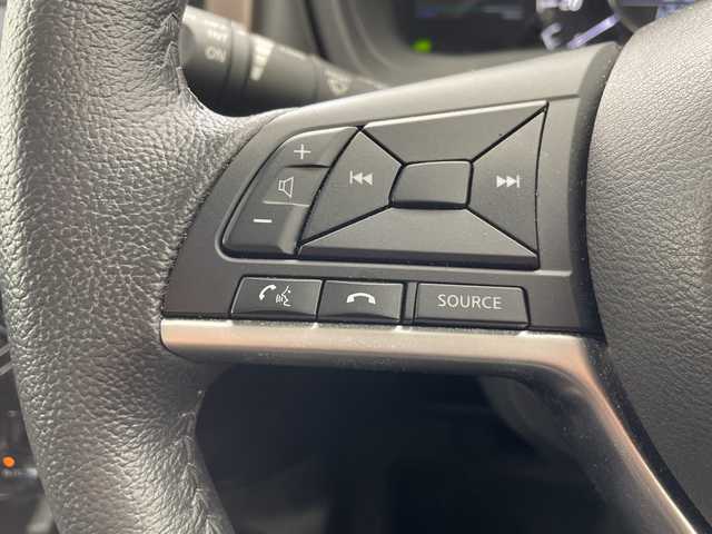 日産 ノート e－パワー メダリスト 沖縄県 2020(令2)年 2.3万km ブリリアントシルバー 社外ナビ(CN-B301B)　/Bluetooth/アラウンドビューモニター　/デジタルインナーミラー　/クルーズコントロール　/ハーフレザーシート/プッシュスタート　/スマートキー/スペアキー　/コーナーセンサー　/ＬＥＤヘッドライト　/オートライト/純正15インチアルミホイール/純正フロアマット/保証書/取扱説明書