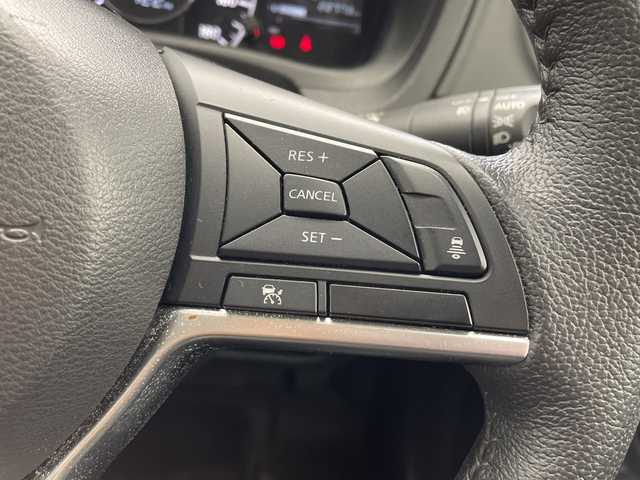 日産 ノート e－パワー メダリスト 沖縄県 2020(令2)年 2.3万km ブリリアントシルバー 社外ナビ(CN-B301B)　/Bluetooth/アラウンドビューモニター　/デジタルインナーミラー　/クルーズコントロール　/ハーフレザーシート/プッシュスタート　/スマートキー/スペアキー　/コーナーセンサー　/ＬＥＤヘッドライト　/オートライト/純正15インチアルミホイール/純正フロアマット/保証書/取扱説明書