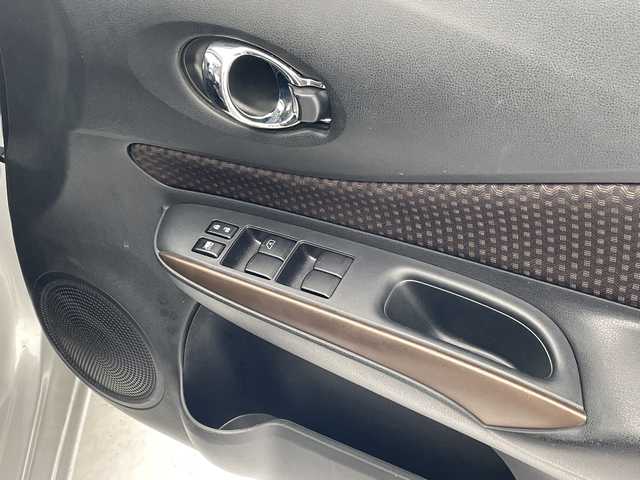 日産 ノート e－パワー メダリスト 沖縄県 2020(令2)年 2.3万km ブリリアントシルバー 社外ナビ(CN-B301B)　/Bluetooth/アラウンドビューモニター　/デジタルインナーミラー　/クルーズコントロール　/ハーフレザーシート/プッシュスタート　/スマートキー/スペアキー　/コーナーセンサー　/ＬＥＤヘッドライト　/オートライト/純正15インチアルミホイール/純正フロアマット/保証書/取扱説明書