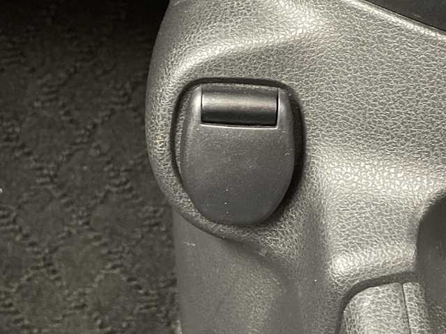 日産 ノート e－パワー メダリスト 沖縄県 2020(令2)年 2.3万km ブリリアントシルバー 社外ナビ(CN-B301B)　/Bluetooth/アラウンドビューモニター　/デジタルインナーミラー　/クルーズコントロール　/ハーフレザーシート/プッシュスタート　/スマートキー/スペアキー　/コーナーセンサー　/ＬＥＤヘッドライト　/オートライト/純正15インチアルミホイール/純正フロアマット/保証書/取扱説明書