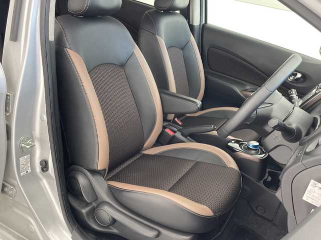 日産 ノート e－パワー メダリスト 沖縄県 2020(令2)年 2.3万km ブリリアントシルバー 社外ナビ(CN-B301B)　/Bluetooth/アラウンドビューモニター　/デジタルインナーミラー　/クルーズコントロール　/ハーフレザーシート/プッシュスタート　/スマートキー/スペアキー　/コーナーセンサー　/ＬＥＤヘッドライト　/オートライト/純正15インチアルミホイール/純正フロアマット/保証書/取扱説明書