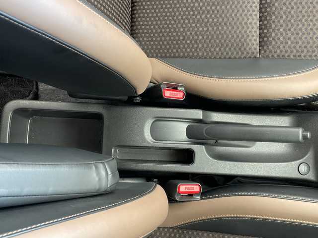 日産 ノート e－パワー メダリスト 沖縄県 2020(令2)年 2.3万km ブリリアントシルバー 社外ナビ(CN-B301B)　/Bluetooth/アラウンドビューモニター　/デジタルインナーミラー　/クルーズコントロール　/ハーフレザーシート/プッシュスタート　/スマートキー/スペアキー　/コーナーセンサー　/ＬＥＤヘッドライト　/オートライト/純正15インチアルミホイール/純正フロアマット/保証書/取扱説明書