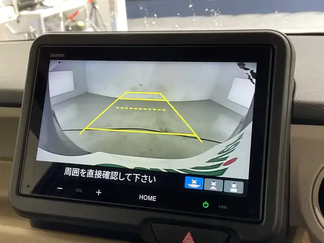 ホンダ Ｎ ＢＯＸ 滋賀県 2025(令7)年 0.1万km ルナシルバーM 9インチ純正ディスプレイオーディオ/・Bluetooth/USB/・Apple Car Play/Android Auto/ホンダセンシング/・衝突軽減ブレーキ（CMBS）/・誤発進抑制機能（前方・後方）/・歩行者事故低減ステアリング/・路外逸脱抑制機能/・車線維持支援システム（LKAS）/・トラフィックサイン認識機能/追従クルーズコントロール/シートヒーター/バックカメラ/両側パワースライドドア/オートハイビーム/LEDヘッドライト/アイドリングストップ/プッシュスタート/前後ドライブレコーダー/スマートキー/スペアキー