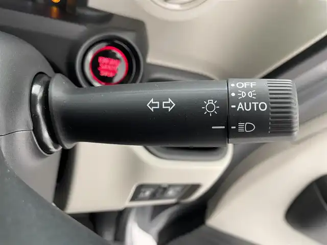 ホンダ Ｎ ＢＯＸ 滋賀県 2025(令7)年 0.1万km ルナシルバーM 9インチ純正ディスプレイオーディオ/・Bluetooth/USB/・Apple Car Play/Android Auto/ホンダセンシング/・衝突軽減ブレーキ（CMBS）/・誤発進抑制機能（前方・後方）/・歩行者事故低減ステアリング/・路外逸脱抑制機能/・車線維持支援システム（LKAS）/・トラフィックサイン認識機能/追従クルーズコントロール/シートヒーター/バックカメラ/両側パワースライドドア/オートハイビーム/LEDヘッドライト/アイドリングストップ/プッシュスタート/前後ドライブレコーダー/スマートキー/スペアキー