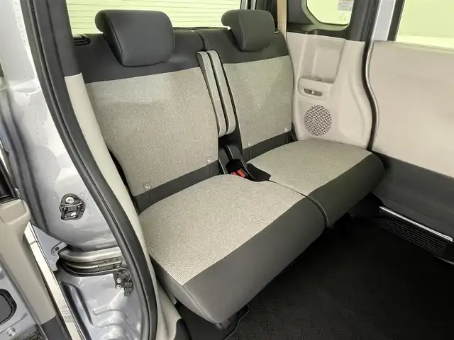 ホンダ Ｎ ＢＯＸ 滋賀県 2025(令7)年 0.1万km ルナシルバーM 9インチ純正ディスプレイオーディオ/・Bluetooth/USB/・Apple Car Play/Android Auto/ホンダセンシング/・衝突軽減ブレーキ（CMBS）/・誤発進抑制機能（前方・後方）/・歩行者事故低減ステアリング/・路外逸脱抑制機能/・車線維持支援システム（LKAS）/・トラフィックサイン認識機能/追従クルーズコントロール/シートヒーター/バックカメラ/両側パワースライドドア/オートハイビーム/LEDヘッドライト/アイドリングストップ/プッシュスタート/前後ドライブレコーダー/スマートキー/スペアキー