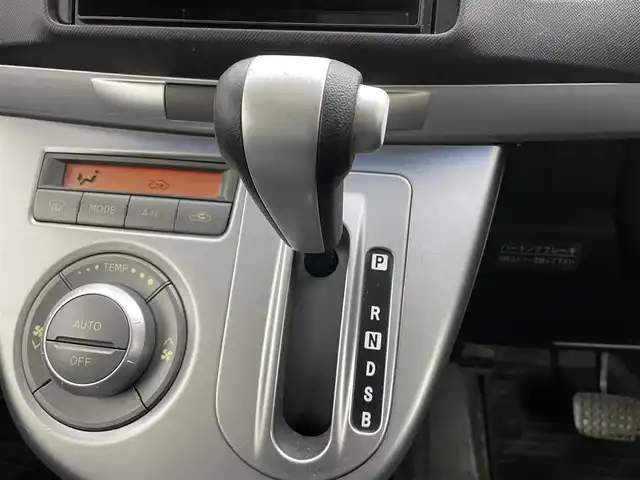 ダイハツ ムーヴ カスタム X 岡山県 2010(平22)年 16万km パールホワイトⅢ 社外オーディオ/型番:DEH-P650/HIDヘッドライト/フォグライト/純正フロアマット/純正ドアバイザー/純正14インチアルミホイール/電動格納ミラー/シートリフター/ウインカーミラー/スマートキー×1