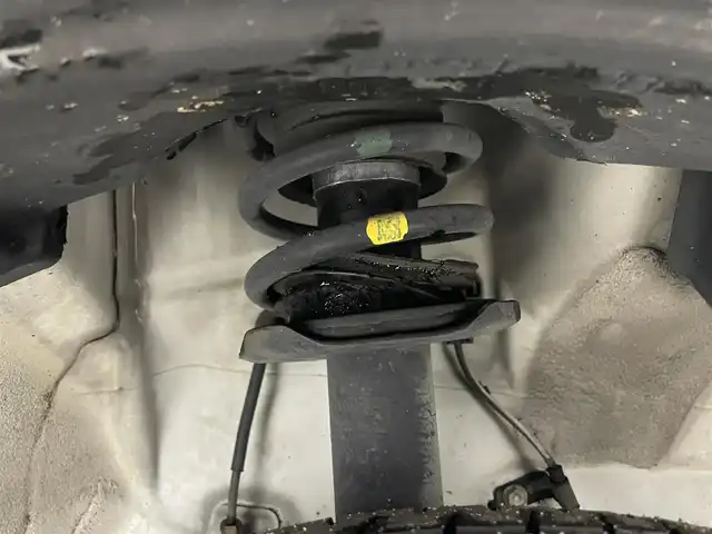 ダイハツ ムーヴ カスタム X 岡山県 2010(平22)年 16万km パールホワイトⅢ 社外オーディオ/型番:DEH-P650/HIDヘッドライト/フォグライト/純正フロアマット/純正ドアバイザー/純正14インチアルミホイール/電動格納ミラー/シートリフター/ウインカーミラー/スマートキー×1