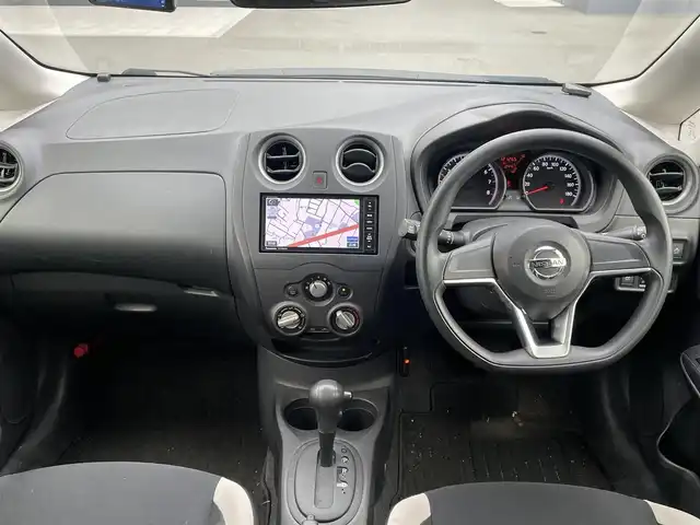 日産 ノート X 長野県 2018(平30)年 12.2万km ブリリアントシルバー 社外ナビ/ＣＤ・ＤＶＤ再生/フルセグＴＶ/エマージェンシーブレーキ/前後ドライブレコーダー/バックカメラ/アイドリングストップ/オートライト/スマートキー/ETC