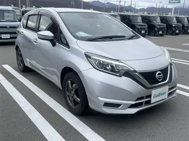 日産 ノート X 長野県 2018(平30)年 12.2万km ブリリアントシルバー 社外ナビ/ＣＤ・ＤＶＤ再生/フルセグＴＶ/エマージェンシーブレーキ/前後ドライブレコーダー/バックカメラ/アイドリングストップ/オートライト/スマートキー/ETC
