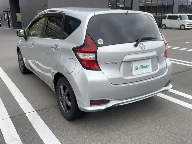 日産 ノート X 長野県 2018(平30)年 12.2万km ブリリアントシルバー 社外ナビ/ＣＤ・ＤＶＤ再生/フルセグＴＶ/エマージェンシーブレーキ/前後ドライブレコーダー/バックカメラ/アイドリングストップ/オートライト/スマートキー/ETC