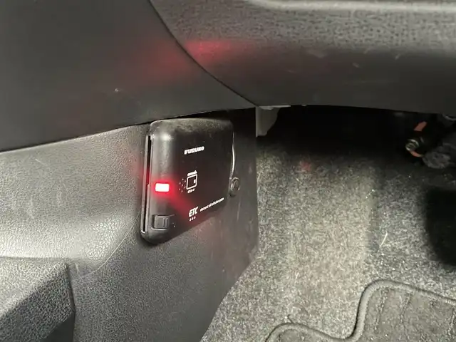 日産 ノート X 長野県 2018(平30)年 12.2万km ブリリアントシルバー 社外ナビ/ＣＤ・ＤＶＤ再生/フルセグＴＶ/エマージェンシーブレーキ/前後ドライブレコーダー/バックカメラ/アイドリングストップ/オートライト/スマートキー/ETC