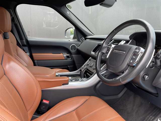 ランドローバー レンジローバースポーツ HSEダイナミック 長野県 2018(平30)年 4.7万km ガンＭ 茶革シート/サンルーフ/純正ナビ/(Bluetooth/USB/フルセグ)/ＡｐｐｌｅＣａｒＰｌａｙ/ＭＥＲＩＤＩＡＮ/電動サイドステップ/アダプティブクルーズコントロール/３６０度カメラ/ＢＳＭ/後席モニター/純正２２インチアルミホイール/ETC