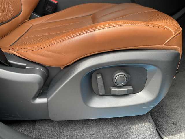 ランドローバー レンジローバースポーツ HSEダイナミック 長野県 2018(平30)年 4.7万km ガンＭ 茶革シート/サンルーフ/純正ナビ/(Bluetooth/USB/フルセグ)/ＡｐｐｌｅＣａｒＰｌａｙ/ＭＥＲＩＤＩＡＮ/電動サイドステップ/アダプティブクルーズコントロール/３６０度カメラ/ＢＳＭ/後席モニター/純正２２インチアルミホイール/ETC