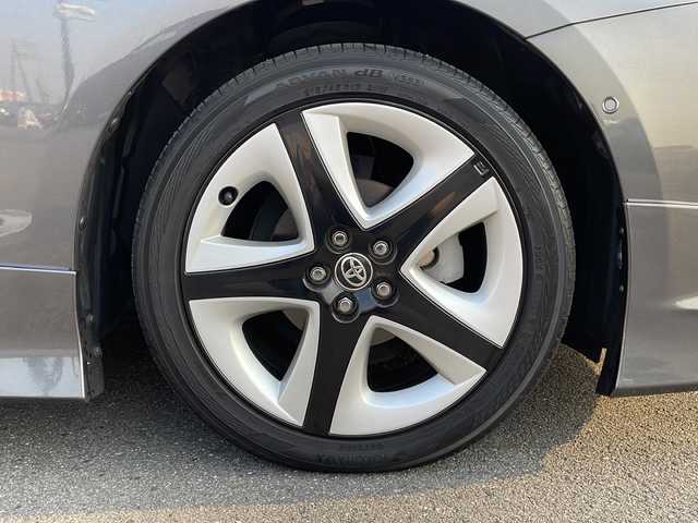 トヨタ プリウス A ツーリングセレクション 岐阜県 2016(平28)年 6.8万km グレーメタリック 純正ＳＤナビ　/ドライブレコーダー　/バックカメラ　/ＥＴＣ　/クルーズコントロール　/衝突軽減システム　/盗難防止装置　/前後コーナーセンサー　/レーンキープアシスト/パーキングアシスト/ＬＥＤヘッドライト　/オートハイビーム　/レザーシート　/プッシュスタート/純正17インチアルミホイール/純正フロアマット
